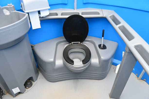 Best Porta potty rental near me  in Guntersville, AL